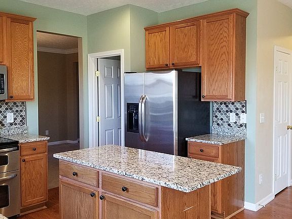 3rd image of 6503 Redmont Ct