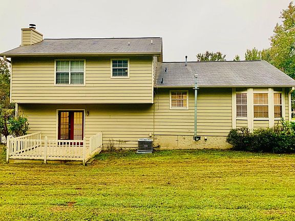 3rd image of 502 White Castles Dr