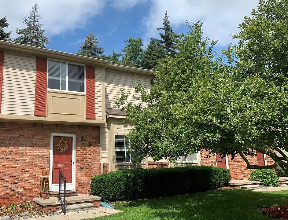 1st image of 1813 Torquay Ave #7