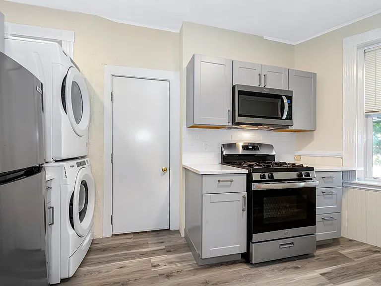 44 Brackett St #2 — Photo 6