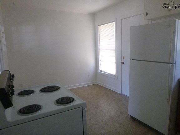 5th image of 4325 Featherston Ave