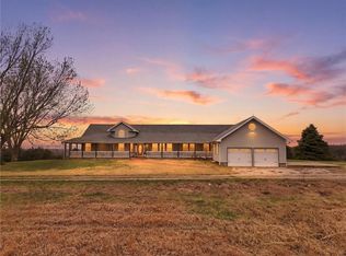 29001 219th St, Easton, KS 66020