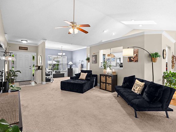 4th image of 228 Candlewood Dr.
