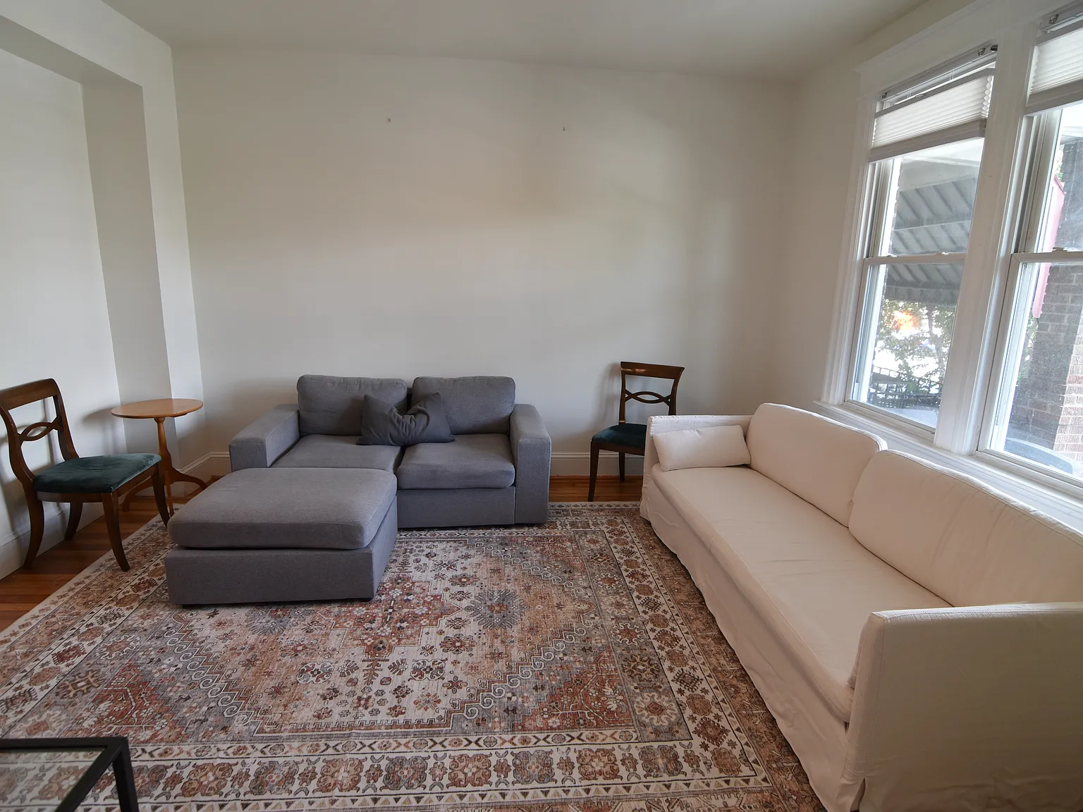 3 bed, 1.5 bath, 1400 sqft, $3,500 — Photo 2
