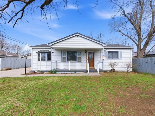 2016 E Sunrise Dr, Wichita, KS 67216