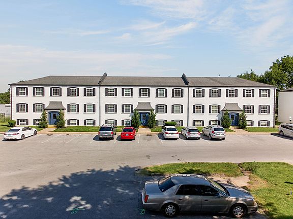 5th image of 1512 E 10th St APT 35
