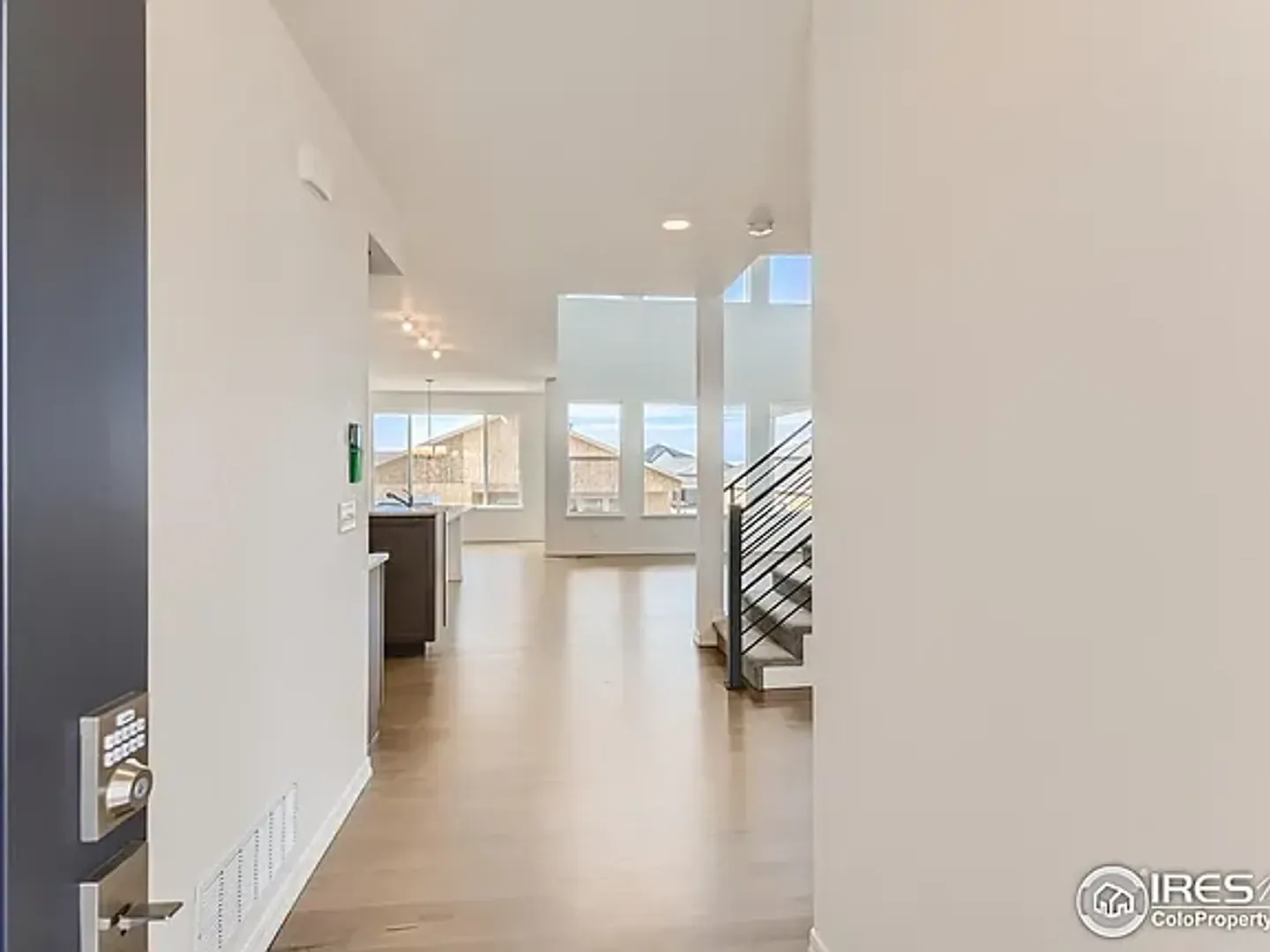 Special Offer: 1 Month Rent Free, If Lease By July 1st Week Luxury Home With Open-Concept In Wolf... — Photo 3
