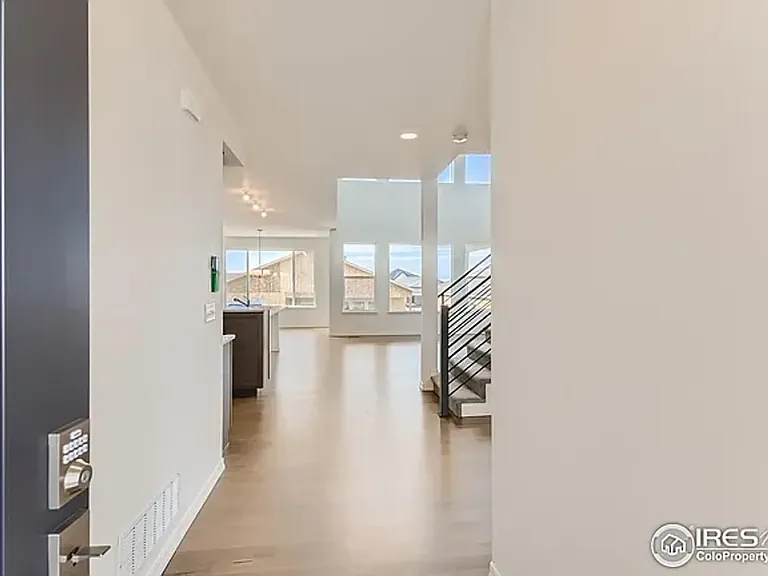 6440 Rolling Creek Dr — Photo 3