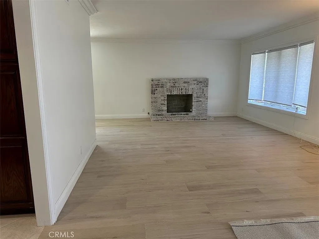 4 bed, 2048 sqft, $5,995 — Photo 2