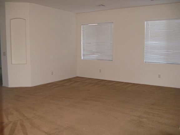 4th image of 4106 S Vineyard Ave