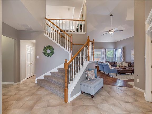 3rd image of 2812 Crested Butte Dr