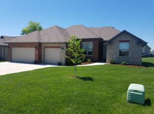 653 N Galileo Dr, Nixa, MO 65714