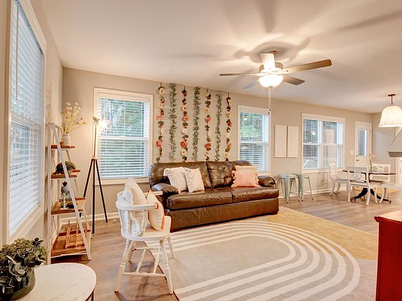 5th image of 114 Valley View Cir #A