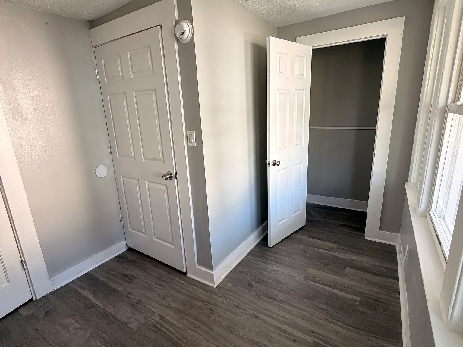4 bed, 1.5 bath, 1774 sqft, $2,400 — Photo 2