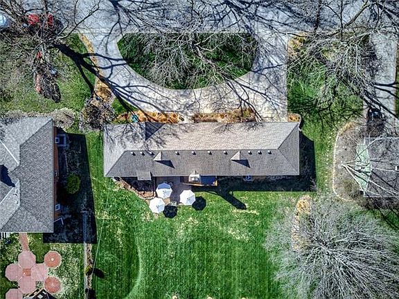 5th image of 3304 W 99th St