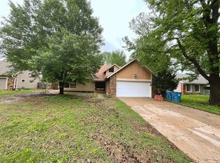 5422 S Roanoke Ave, Springfield, MO 65810