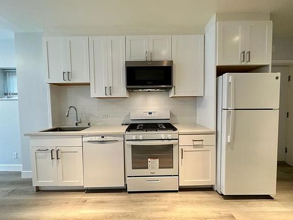 3rd image of 456 Railroad Ave #B