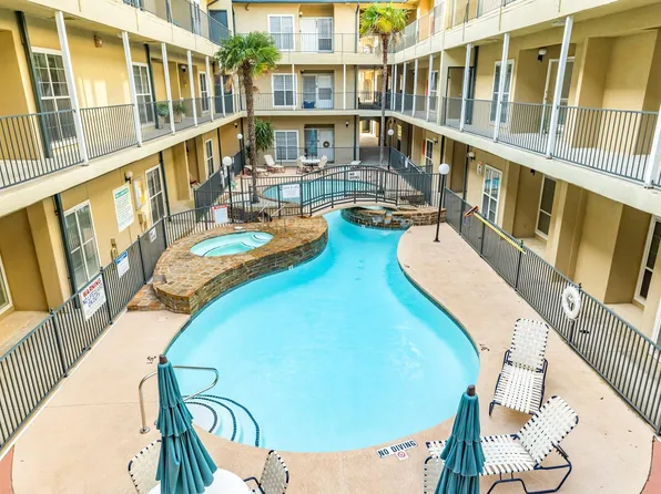 921 Marine Dr APT 120, Galveston, TX 77550