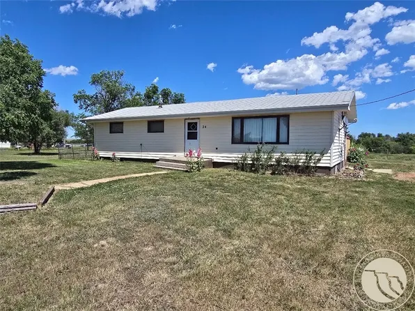 24 S 4th St, Plevna, MT 59344