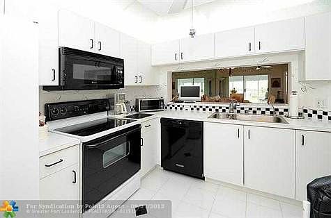 4th image of 10312 NW 24th Pl APT 307