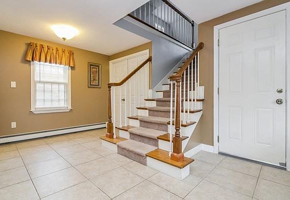 3rd image of 38 Kenwood Dr