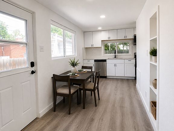 2nd image of 342 S Lincoln St APT 2