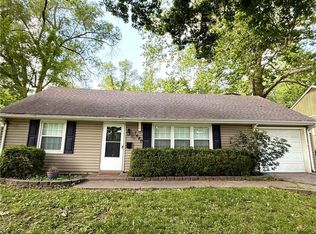 7680 Rainbow Dr, Prairie Village, KS 66208