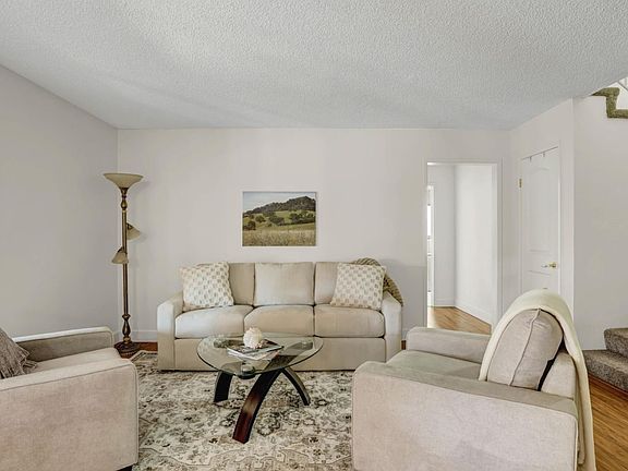 5th image of 493 Crosslees Dr