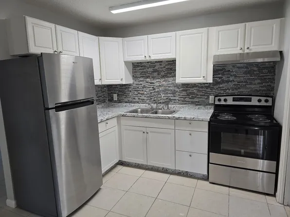 2260 NE Rustic Way, Jensen Beach, FL 34957