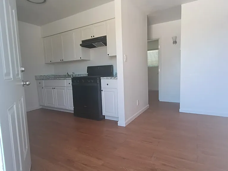 6423 S 10th St #10 — Photo 10