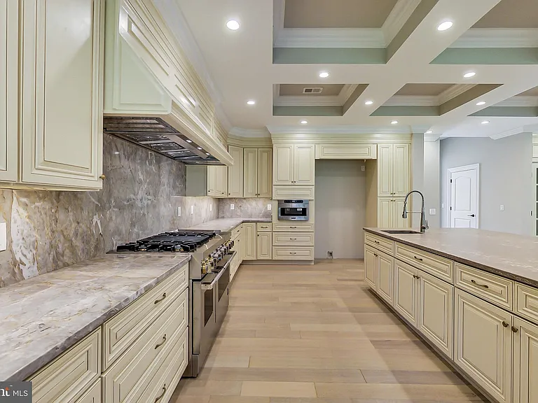 3104 Sleepy Hollow Rd — Photo 13