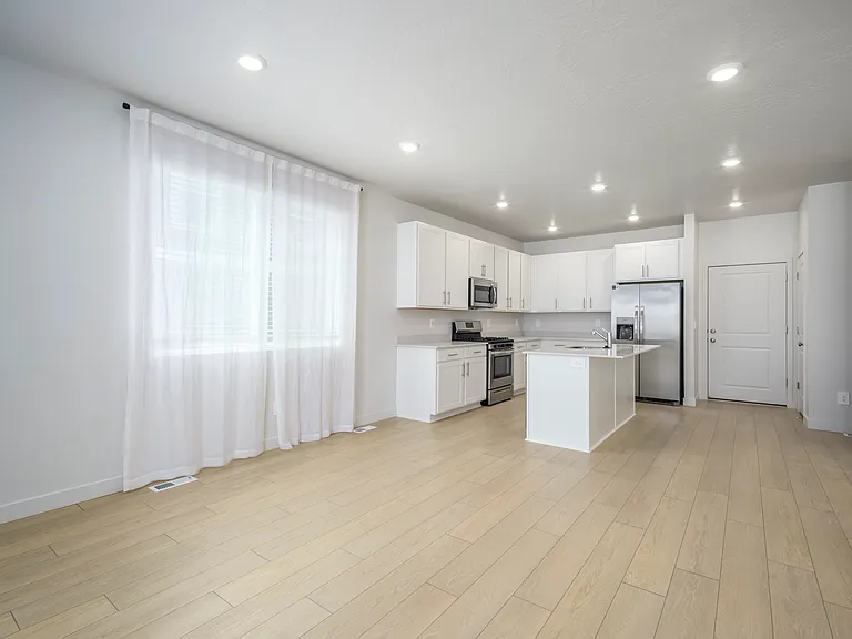 10019 N Featherstone Dr — Photo 5