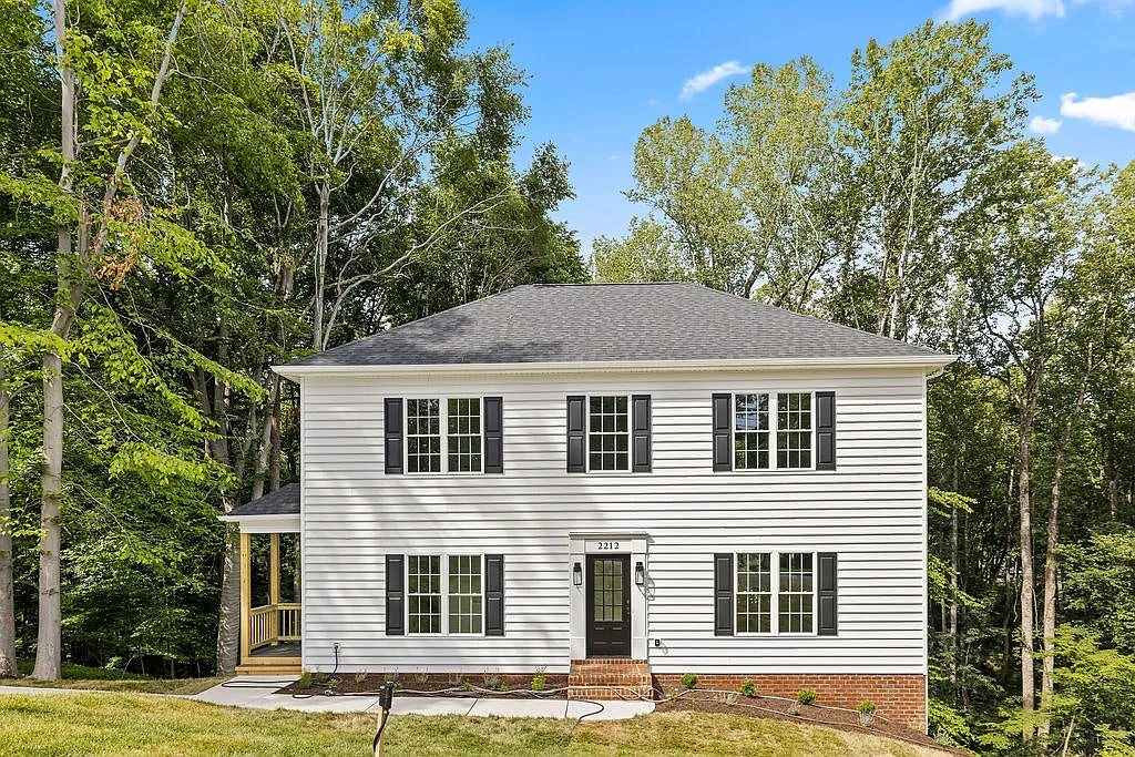 2212 Cambridge Place — Photo 1