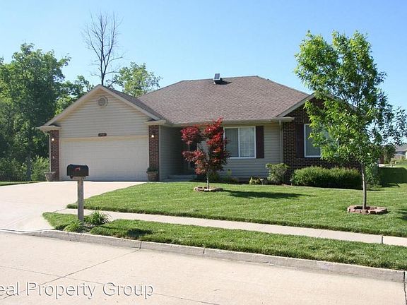 2nd image of 2907 Woods Crossing Dr #D