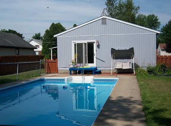 3rd image of 4050 Rockwell Ave