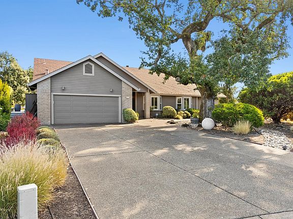 2nd image of 332 Miramonte Way