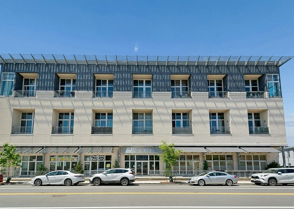 1st image of 950 Broadway APT 36