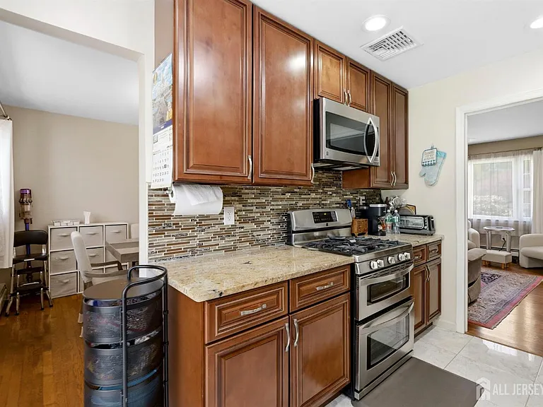 34 Ventnor Dr — Photo 27