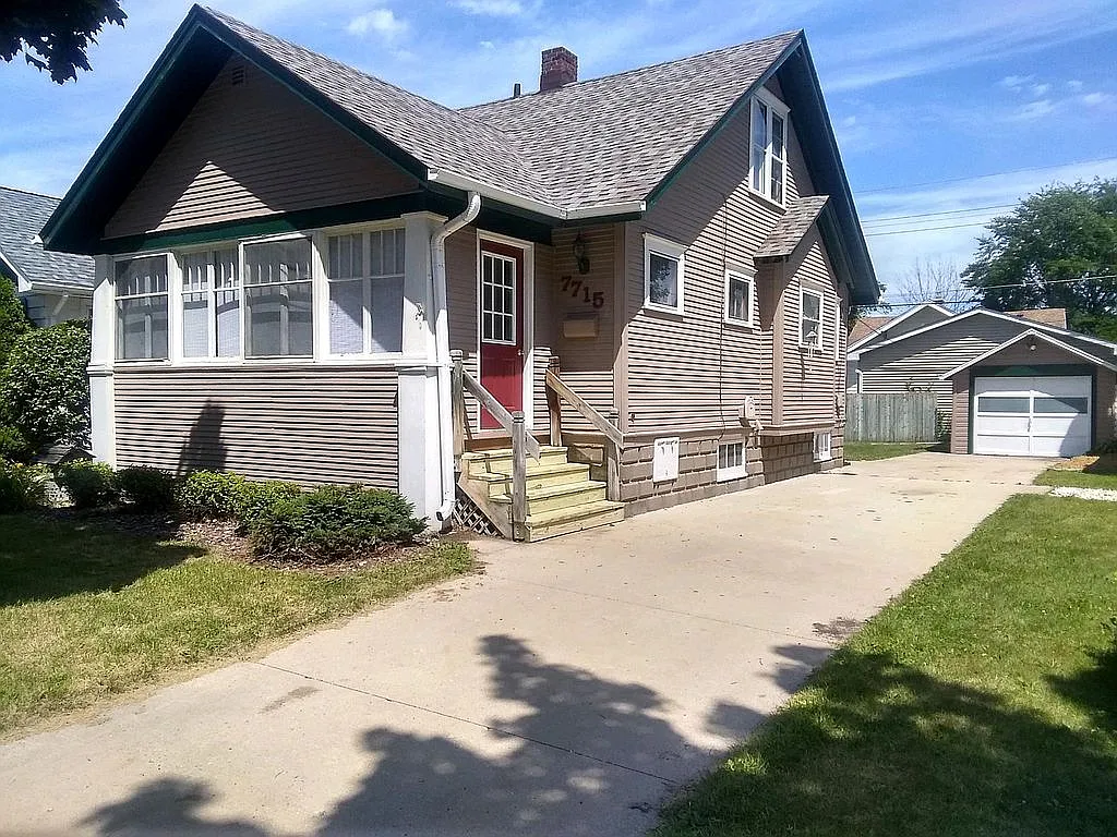 7715 15th Ave photo 1