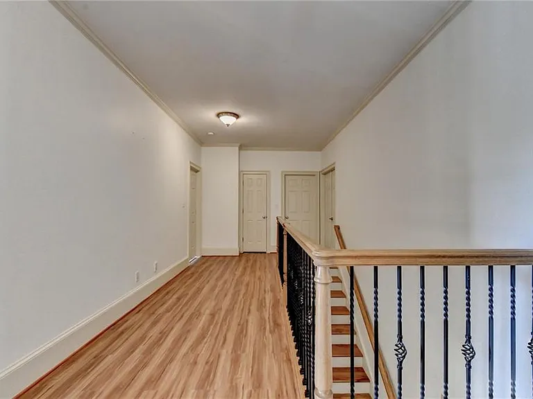 8910 Pinehurst Cv — Photo 74