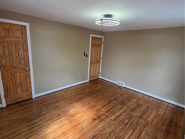 351 Stillwell Ave — Photo 14
