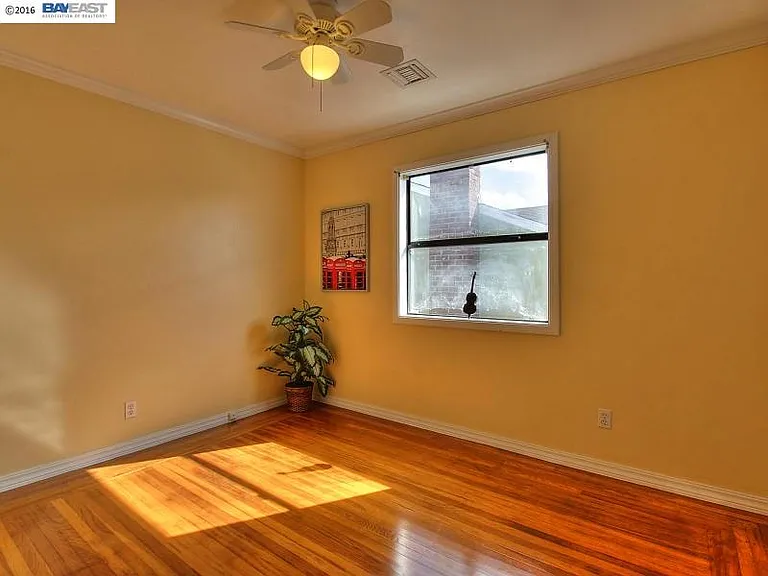 22215 Cameron St — Photo 17