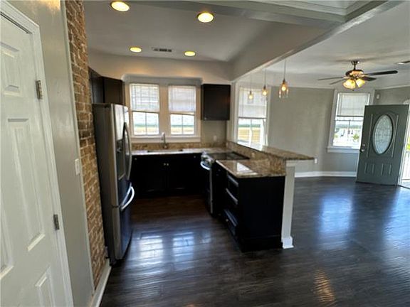3rd image of 3827 Jena St