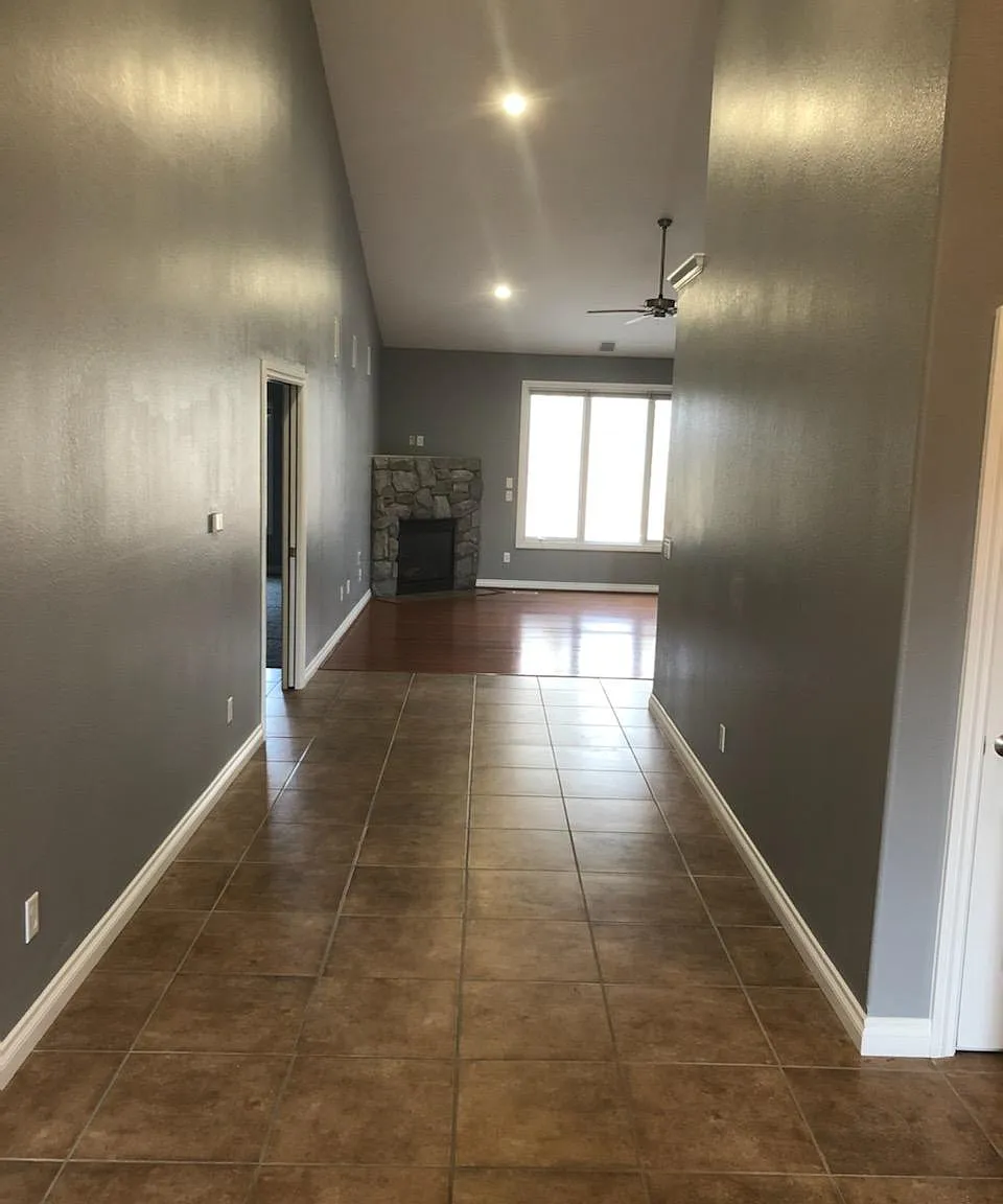 3 bed, 2100 sqft, $2,500 — Photo 2