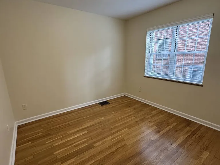802 Kenwick Rd — Photo 12
