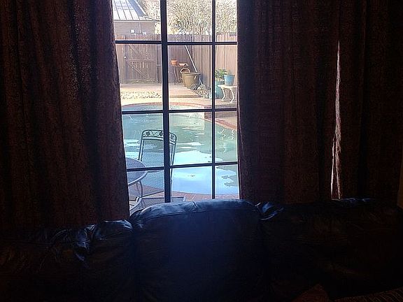 5th image of 403 Chimney Hill Dr