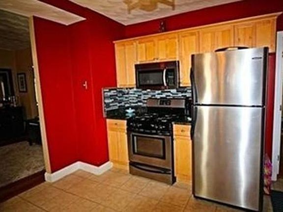 4th image of 308-310 Shirley St #3