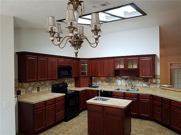 3rd image of 840 Lyns Dr