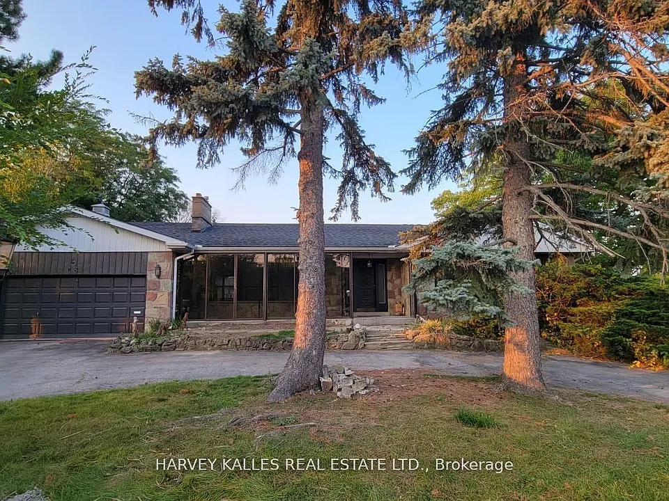 48 Forest Grove Dr