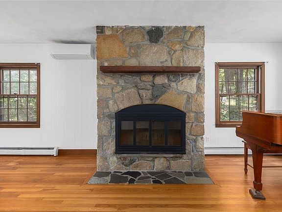 2nd image of 15 Williams Rd